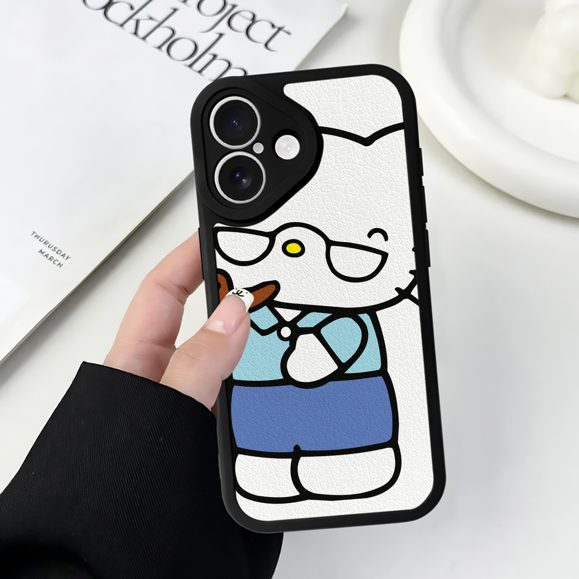 （画像用） Hello Kitty ハローキティ 【iPhone 16シリーズ対応】シリコンスマホケース（レザー調） 材質：シリコン